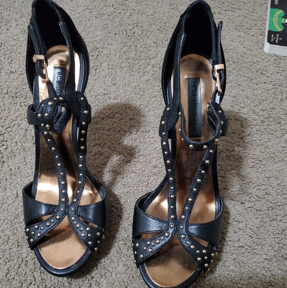BCBGMAXAZRIA Black Gold Stud Sandal Heel sz 8
